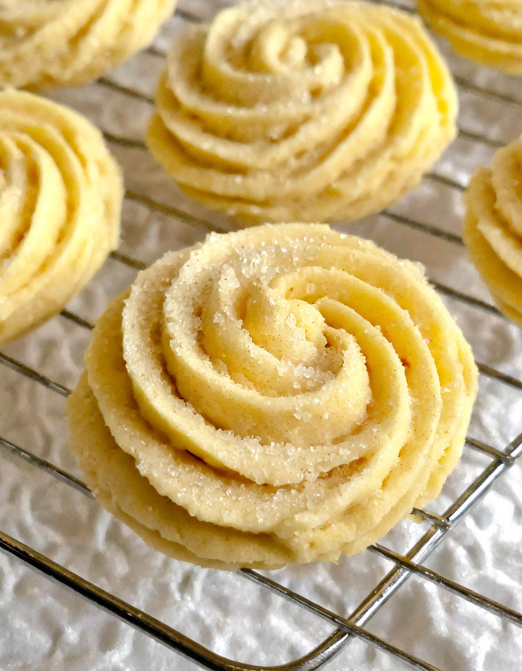 Easy-Piped-Butter-Cookies-1