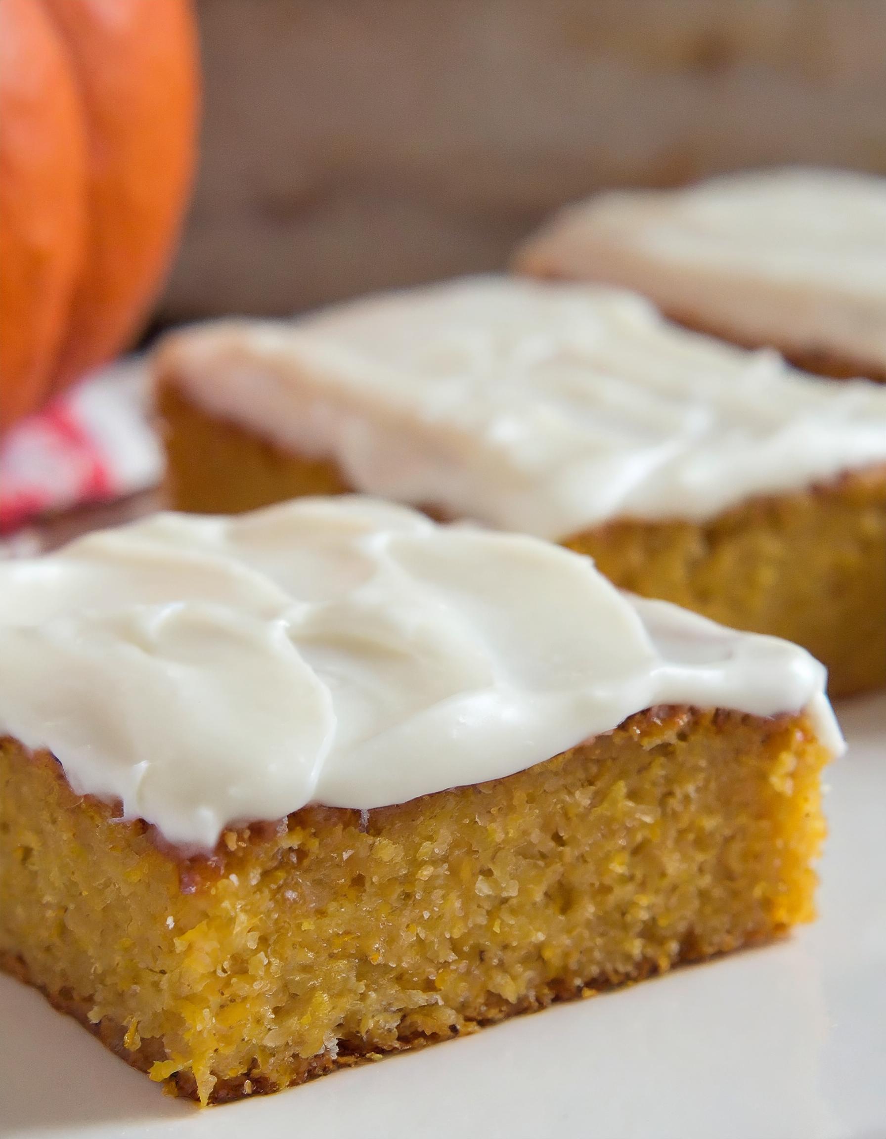 Pumpkin-Bars-with-Cream-Cheese-Frosting-1